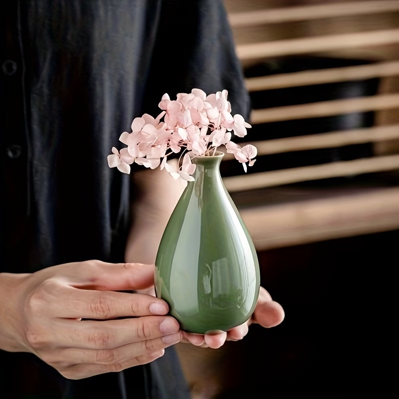 Wholesale Small Porcelain Vase with Glazed Color and Small Flowers