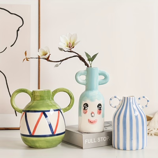 Wholesale hand-painted dual-handled ceramic vase