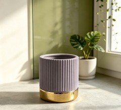 Wholesale Ribbed Ceramic Planter with Gold Base, Modern Decorative Indoor Plant Pot for Home Office Hotel Decor