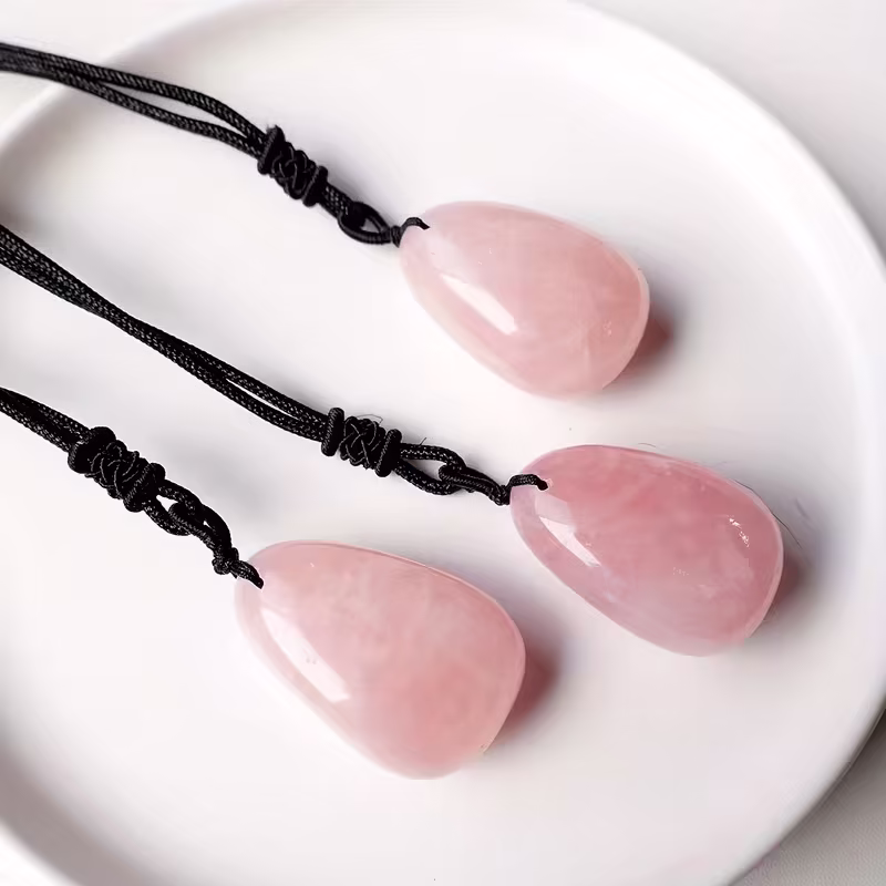 Polished Necklace Featuring a Natural Quartz Pendant Made of Aventurine And Amethyst, Designed As a Water Drop, Perfect for Jewelry Gifts.