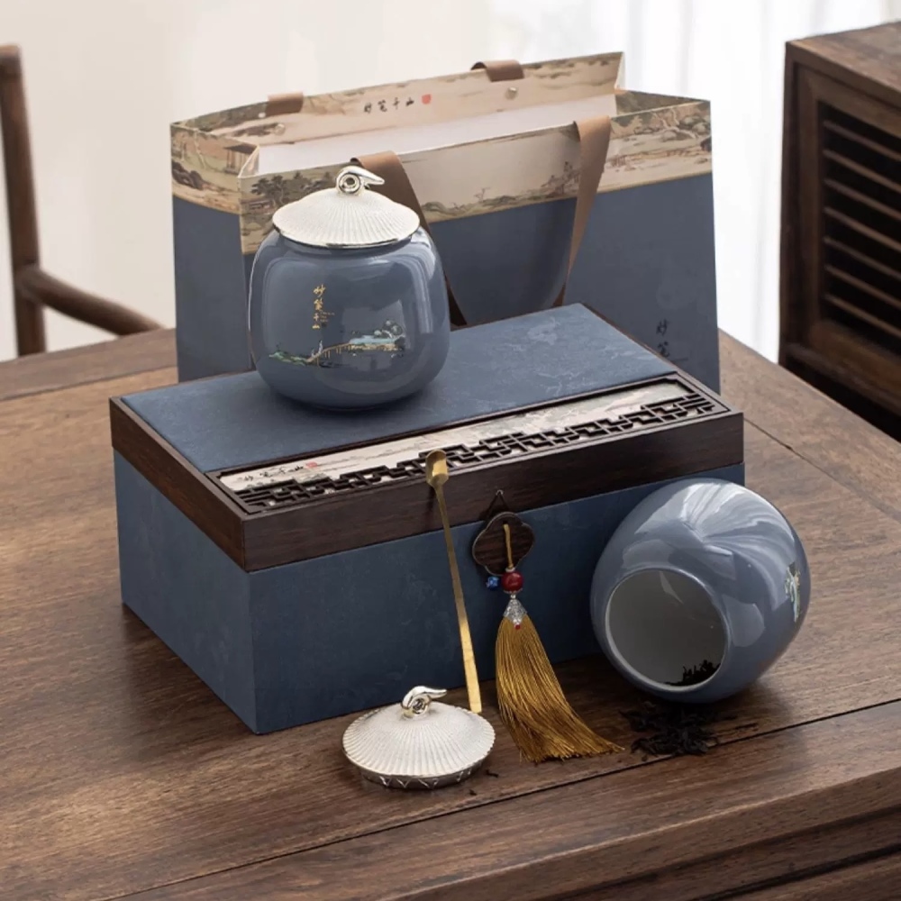 Authentic Jinjunmei Tea Gift Box - Premium Bud Black Tea from Wuyi Tongmuguan