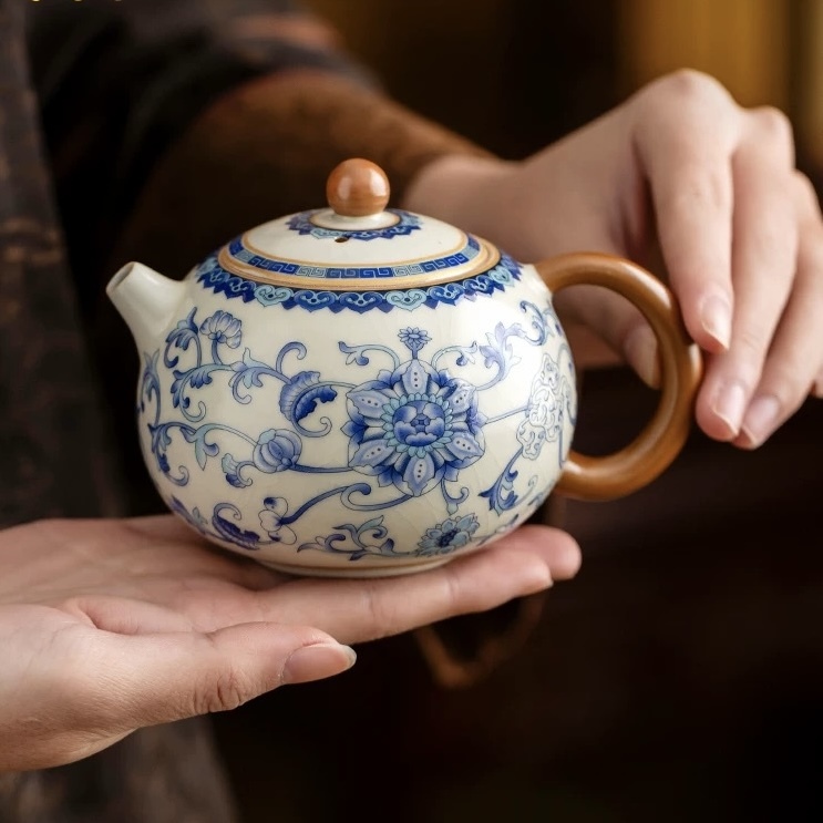 Light Luxury Ru Kiln Blue and White Kung Fu Tea Set - Premium Teapot and Teacup Collection