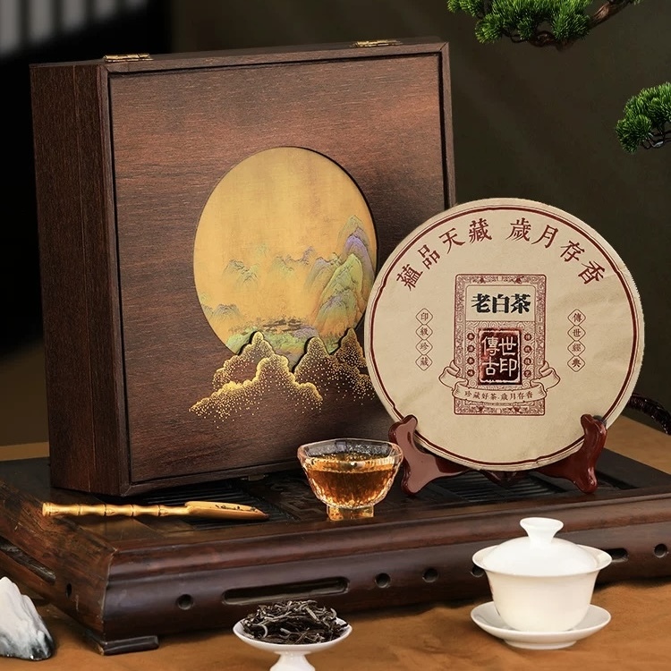 Aged Shoumei White Tea Cake Gift Box - 300g Premium Aged White Tea