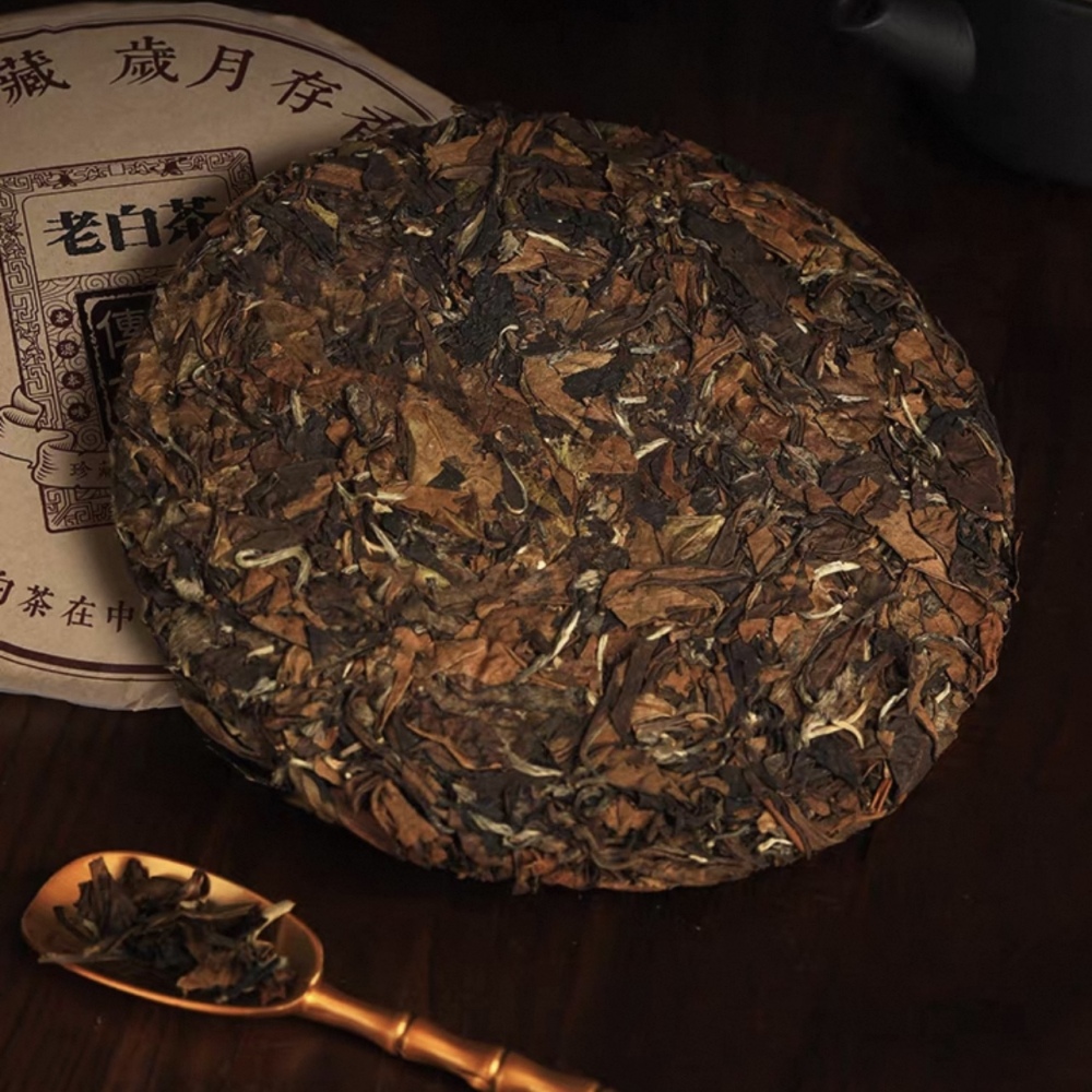 Aged Shoumei White Tea Cake Gift Box - 300g Premium Aged White Tea