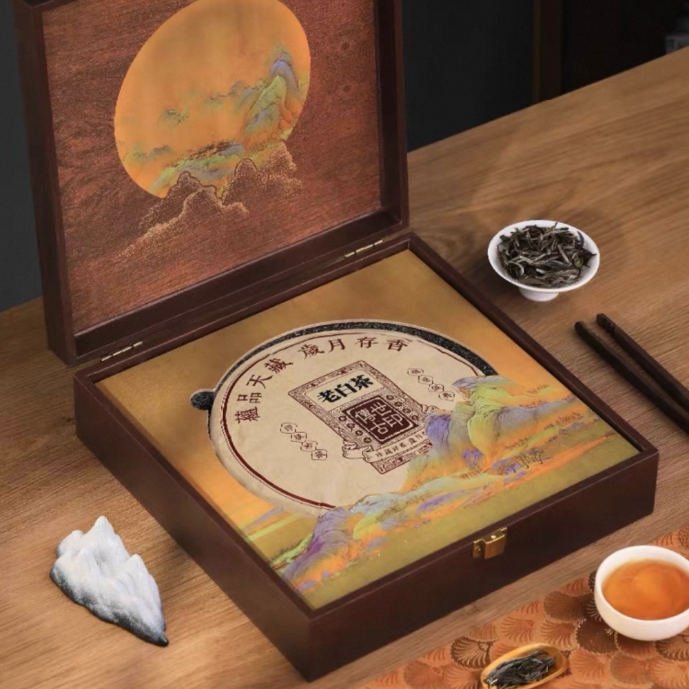 Aged Shoumei White Tea Cake Gift Box - 300g Premium Aged White Tea