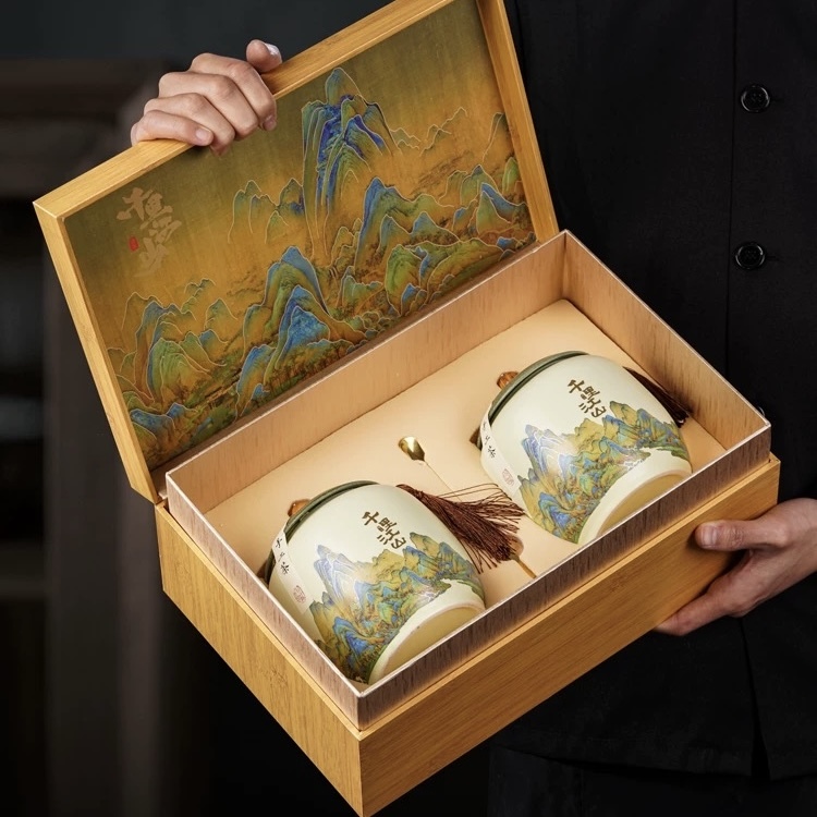 Authentic Xihu Longjing Tea Gift Box - Premium Mingqian Dragon Well Green Tea