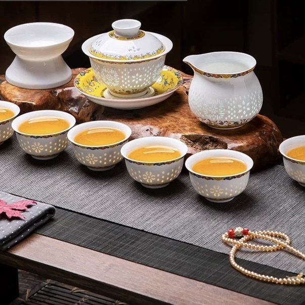 Jingdezhen Linglong Porcelain Three-Piece Gaiwan Set - Premium Kung Fu Tea Essentials