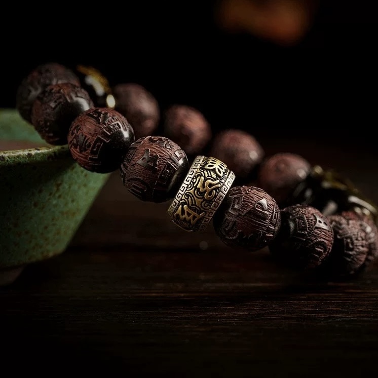 Red Sandalwood Pixiu Bracelet for Men - Sandalwood Collectible Wrist Mala