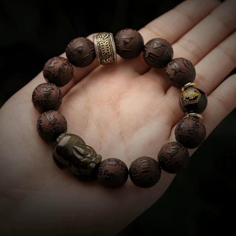 Red Sandalwood Pixiu Bracelet for Men - Sandalwood Collectible Wrist Mala