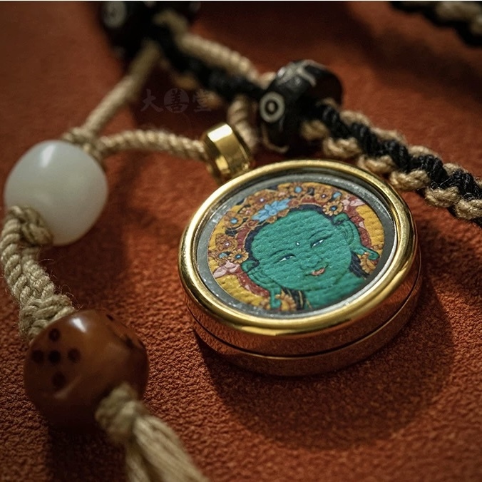Tibet Hand-Painted Mahasthamaprapta Thangka Pendant (Supreme Lord of Great Power)