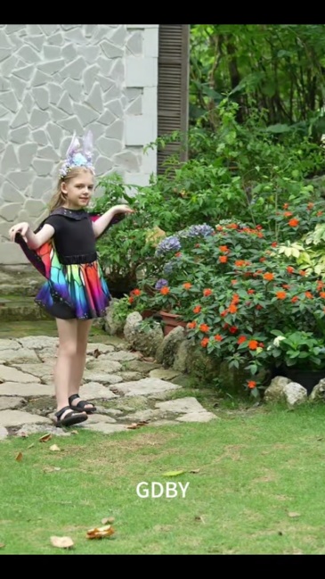 Girls Butterfly Cape Costume Set (Polyester) – Rainbow Fairy Wings Cape & Headbands for Kids Age 5-11, One Size 39–55 in, Dress Up for Party, Performance, Halloween & Gift