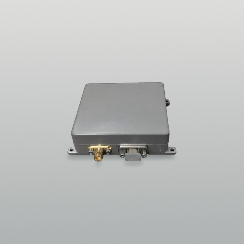 Ultra-compact 4-element multi-frequency anti-jamming all-in-one device