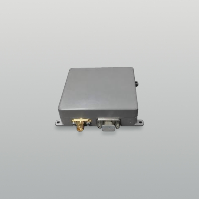Ultra-compact 4-element multi-frequency anti-jamming all-in-one device