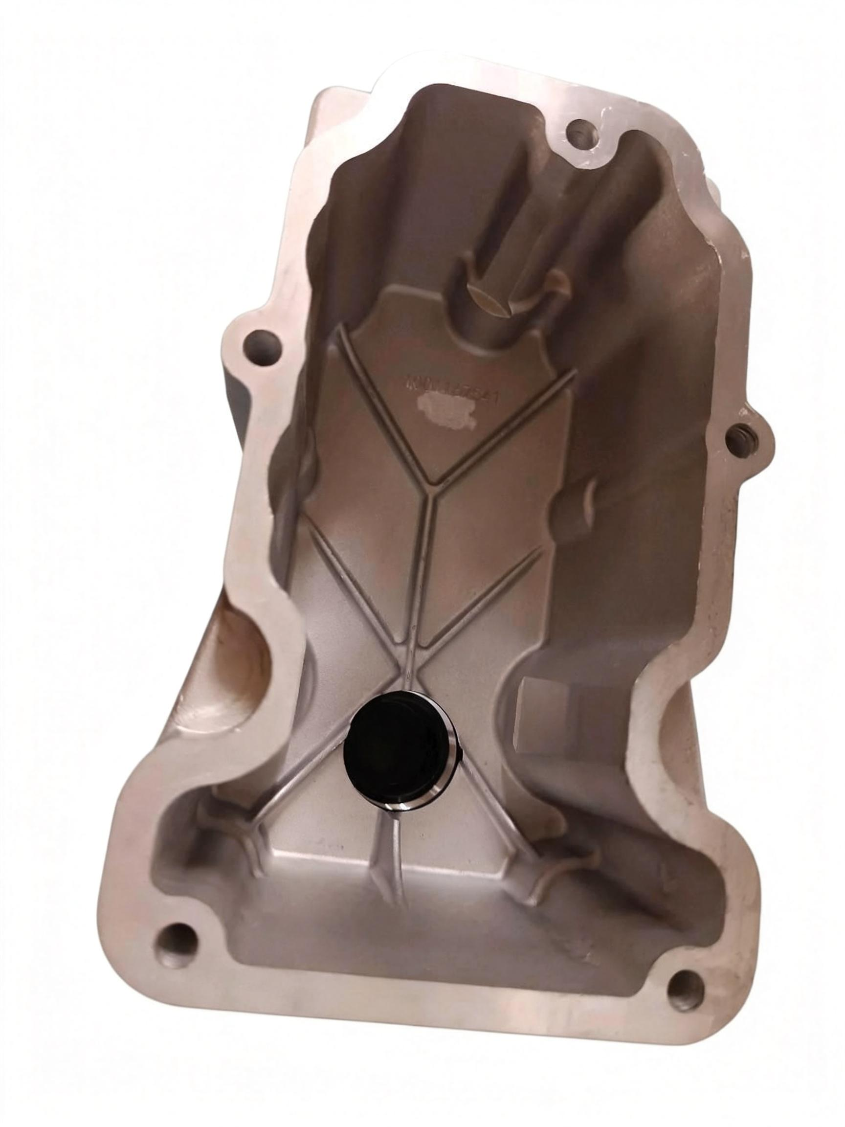 Cylinder head cover assembly