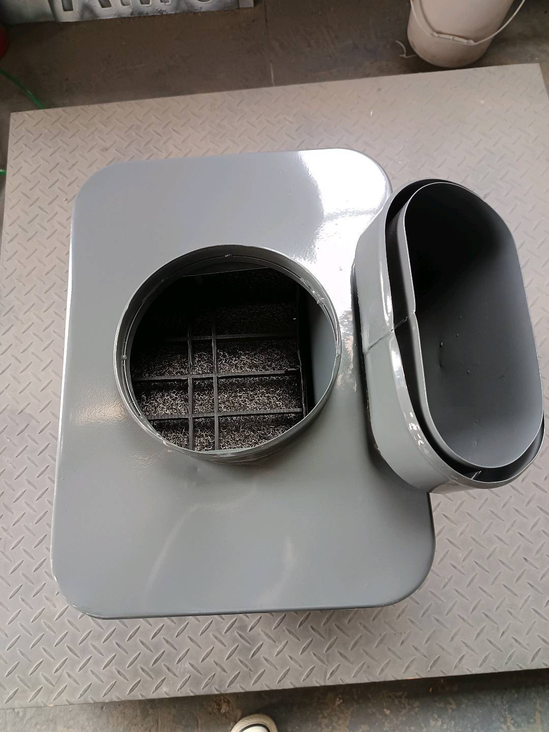 Oil filter assembly