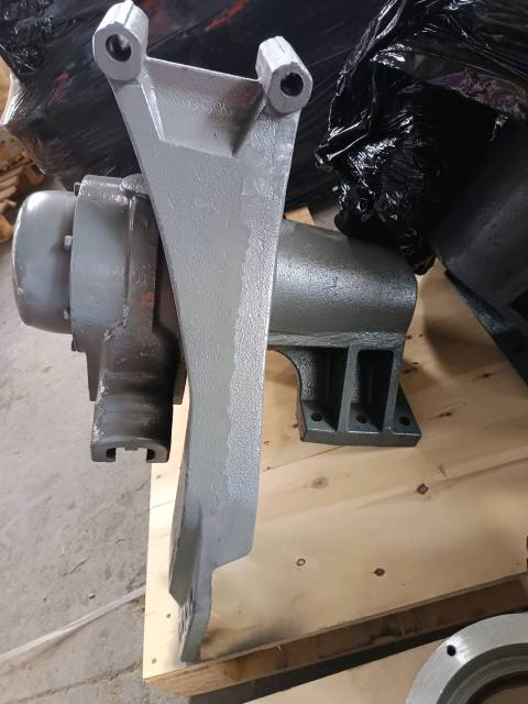 Balance shaft housing assembly