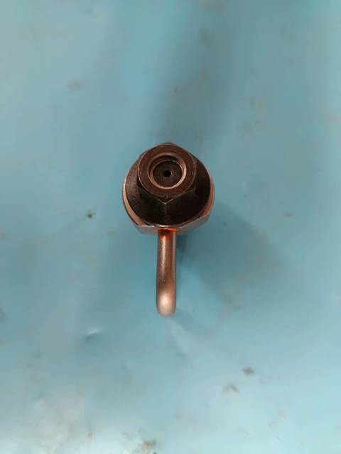 Piston fuel injector assembly