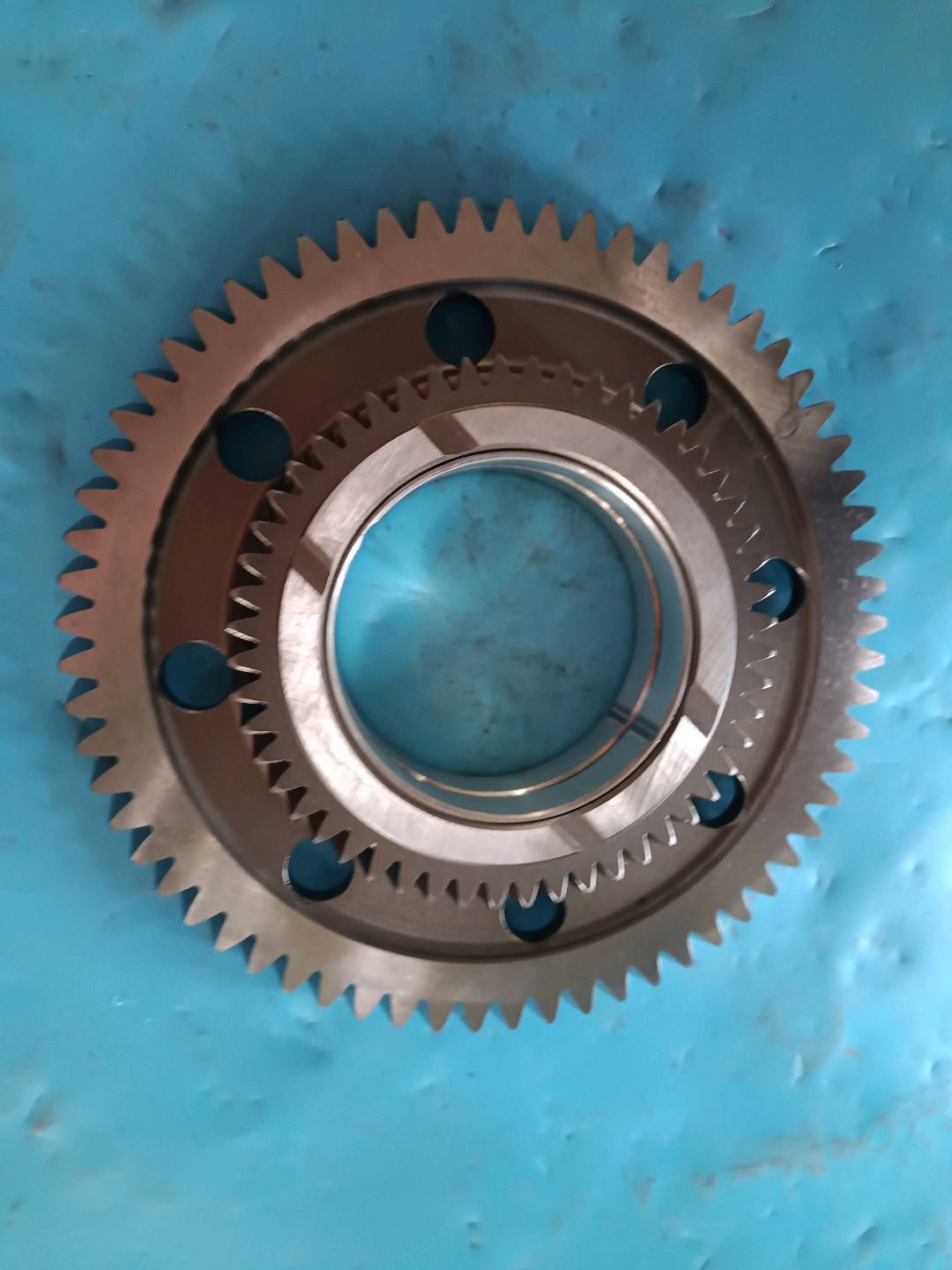 Intermediate gear assembly