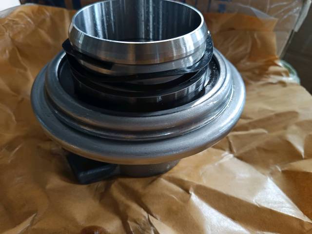 Clutch separation bearing assembly