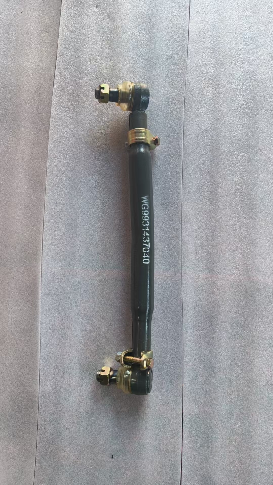Two-bridge steering straight tie rod assembly