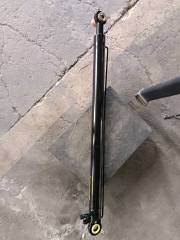 Narrow-body cab lifting cylinder