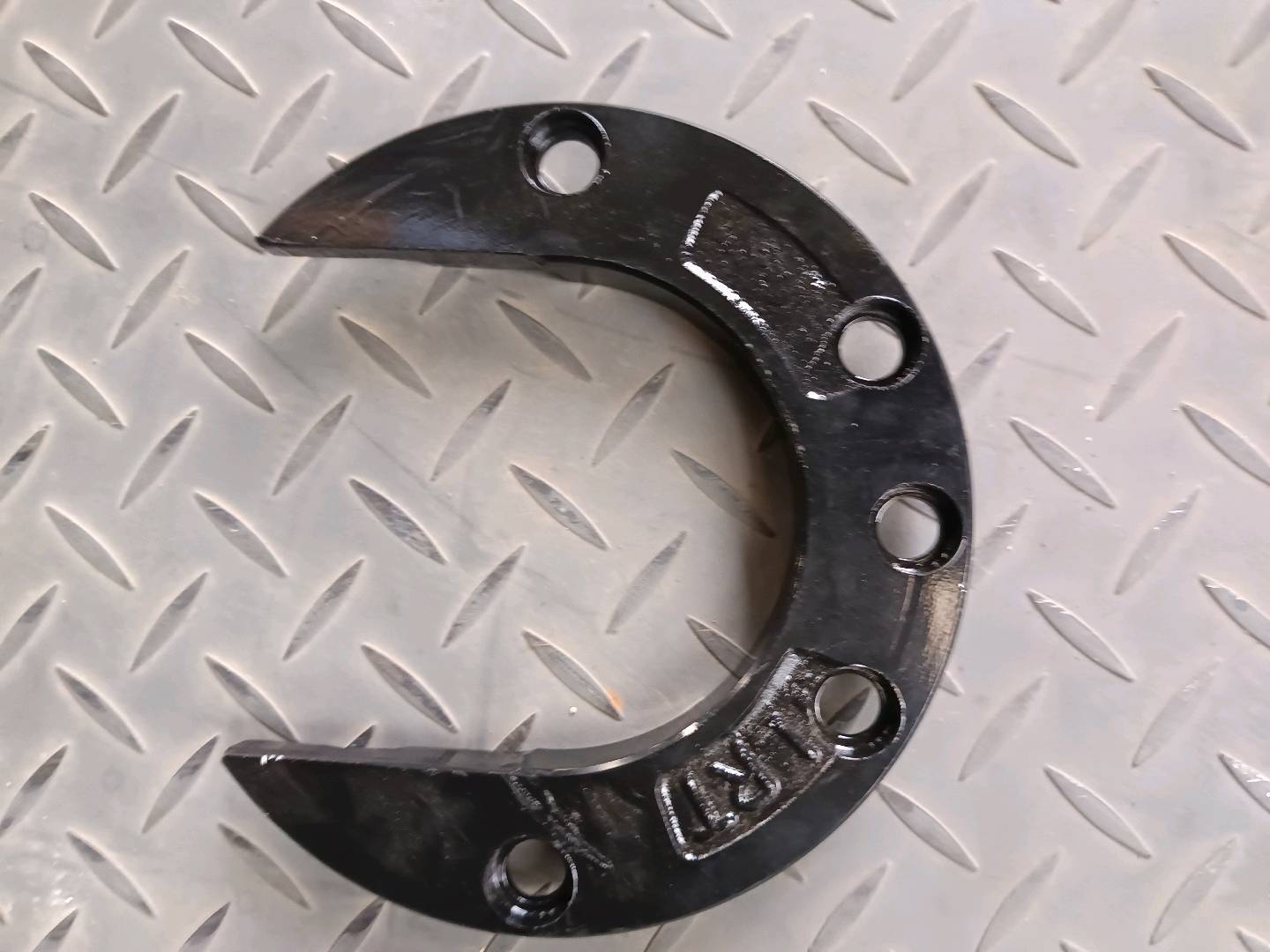 Saddle horseshoe