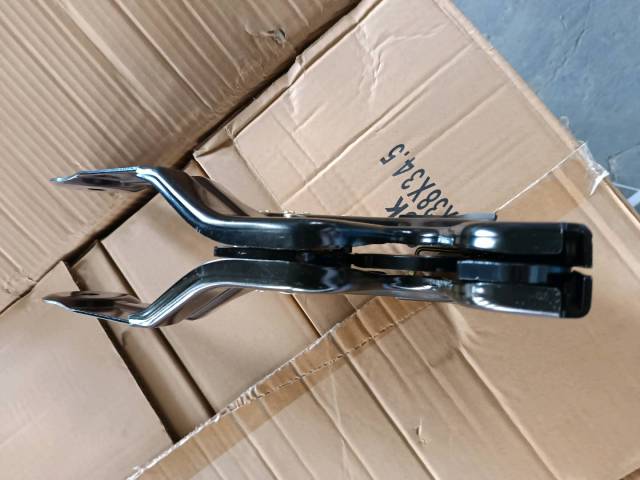 Hydraulic lock assembly