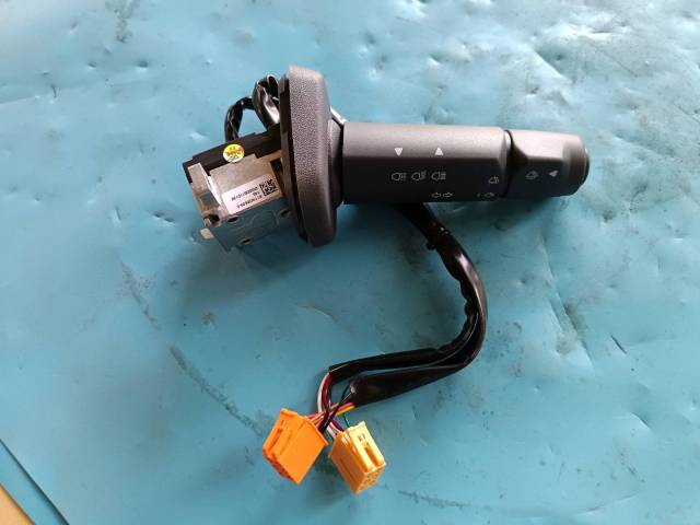 Left combination switch