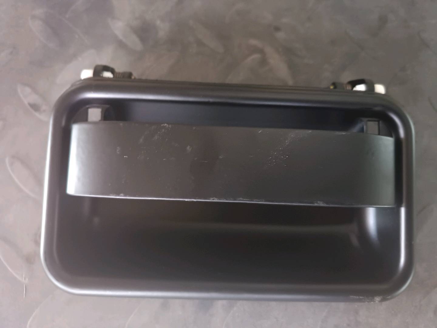 Left vehicle door handle assembly