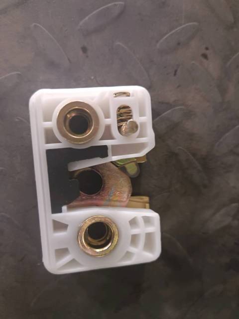 Left door lock assembly