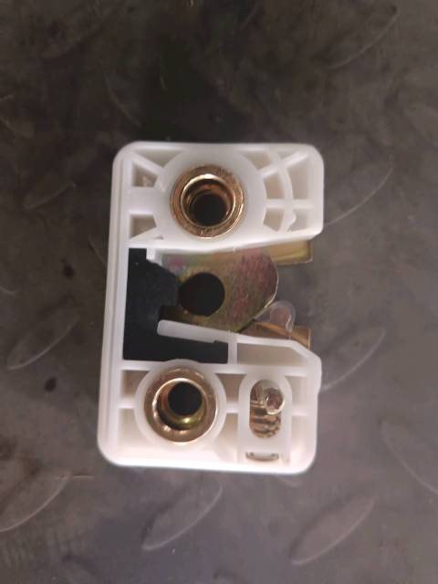 Right door lock assembly