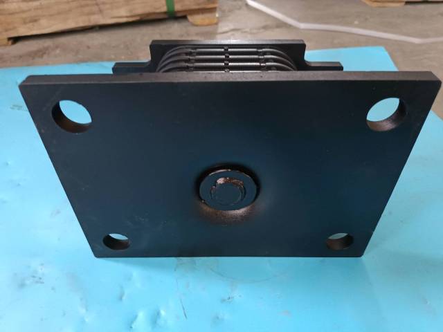 Self-loading rubber bearing