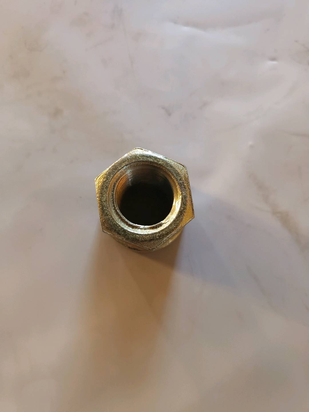 Rear-mounted horse bolt nuts