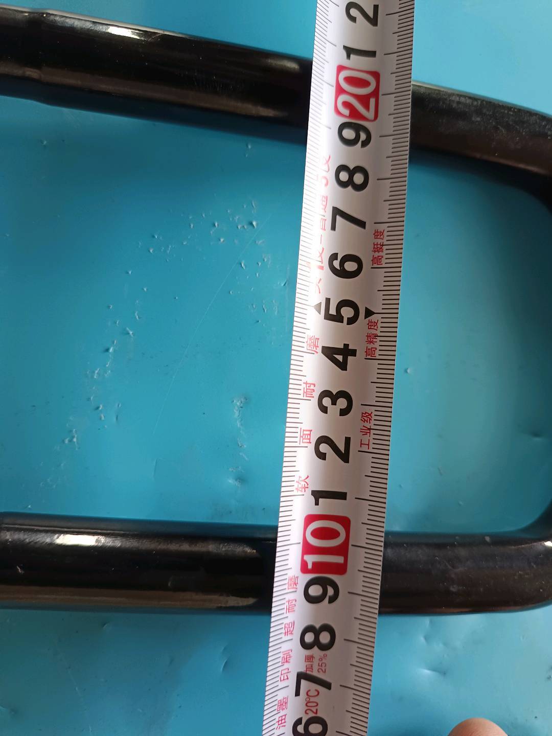 Front spring-mounted horse bolt