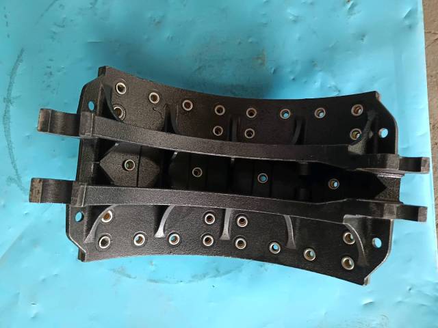 Brake shoe and lining assembly
