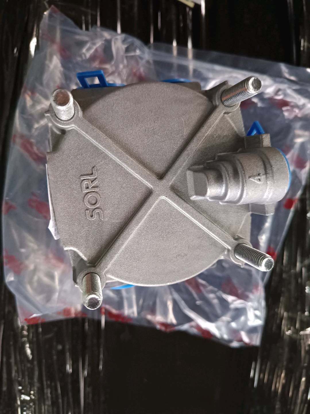 Driving relay valve