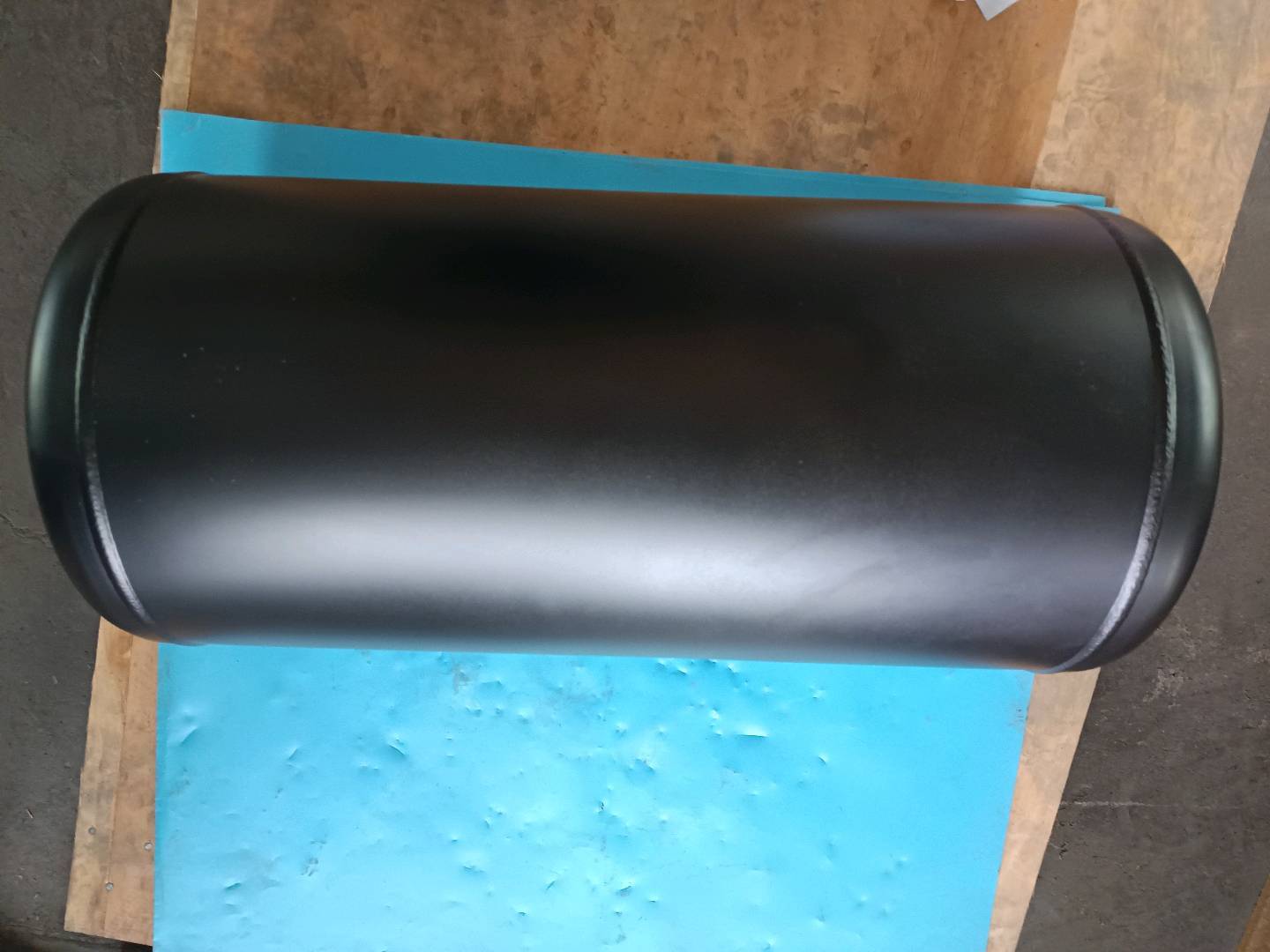 Air storage cylinder assembly