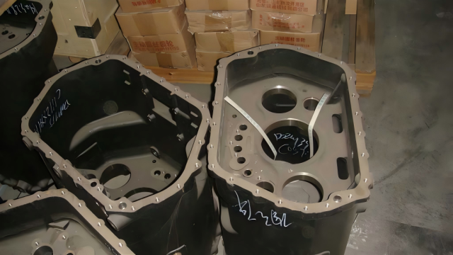 Transmission housing assembly