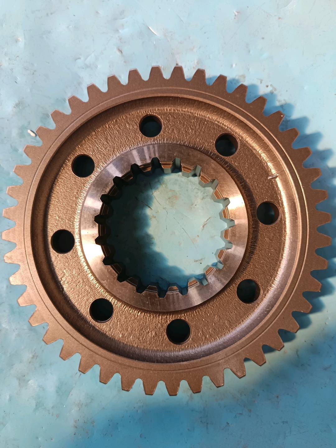 Reverse gear of the main shaft
