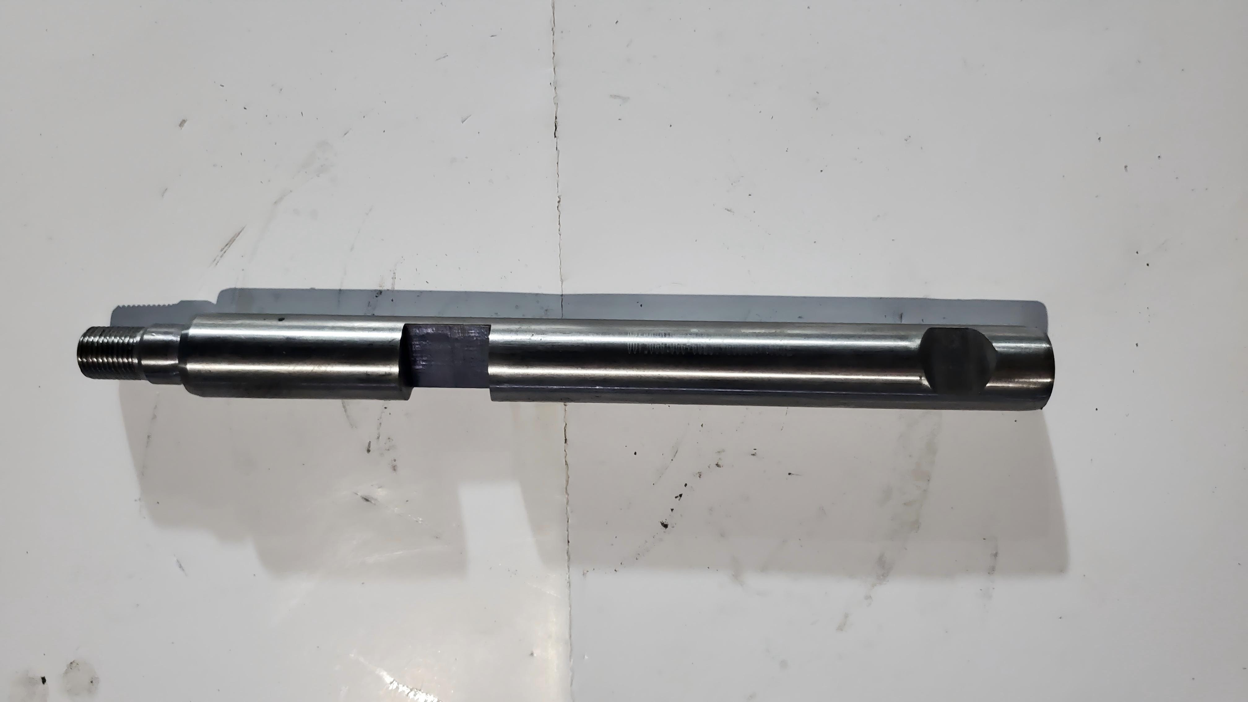 Range gear shift lever shaft