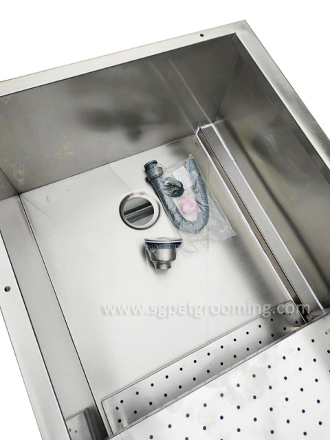 Bồn tắm điện cho thú cưng bằng thép không gỉ 48 inch, kiểu dáng thấp, có cửa bước vào.