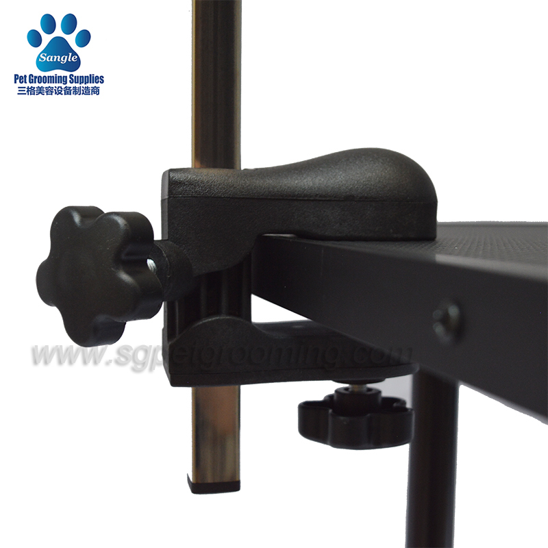 Mesa dobrável para tosa de animais de estimação com revestimento metálico e borda de alumínio, popular e competitiva.