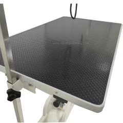 Mesa de tosa elétrica tipo Z com controle remoto de um pedal.