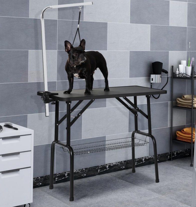 Mesa dobrável para tosa de animais de estimação com revestimento metálico e borda de alumínio, popular e competitiva.