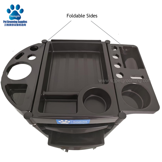 Carrinho para salão de tosa de animais de estimação na cor preta, com mobilidade livre.