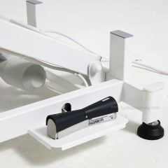 Mesa de tosa para cães com elevação elétrica e gavetas, de fácil acesso.