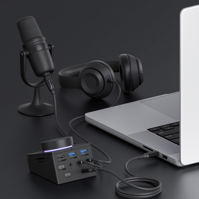 USB C Hub with Knob Shortcut Buttons
