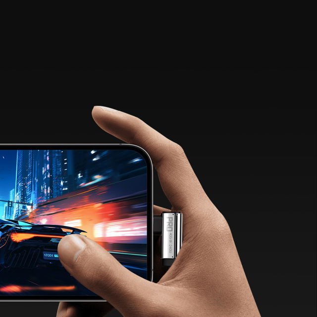 90 Degree USB4 Cable