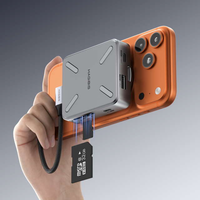 USB-C Hub with Magnetic Stand