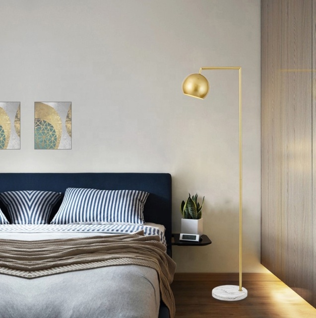 Modern New Design Golden Metal Shade Standing Floor Lamp for Bedroom